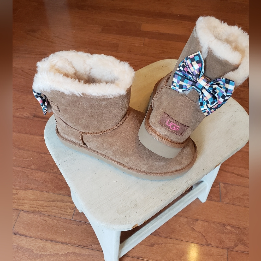 Chestnut Ugg Bailey Bows